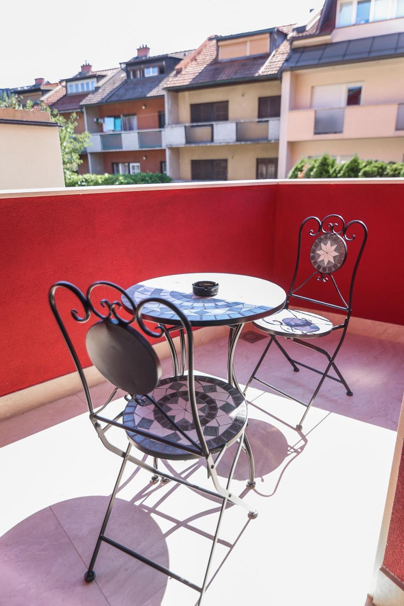 Apart Hotel Asteria Ljubljana Extérieur photo